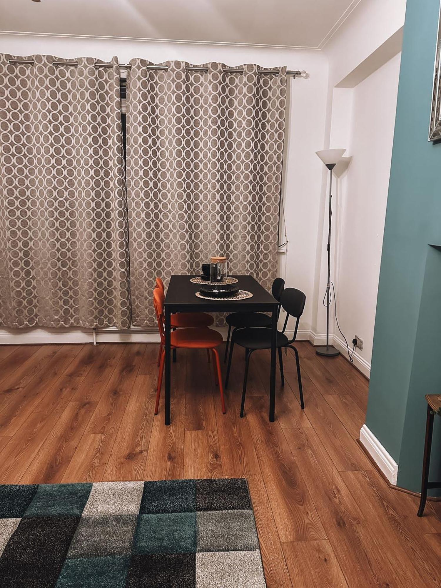 Cosy 2 Bedroom Apartment In Swiss Cottage. London Exterior photo